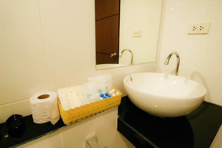 Room 34 of 48