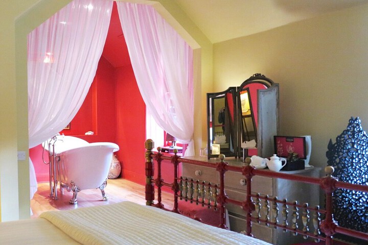 Room 10 of 69