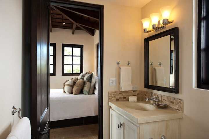 Room 910 of 1000