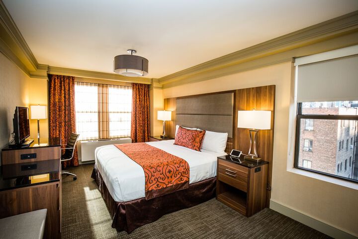 Standard | King Bed (3 of 18)
