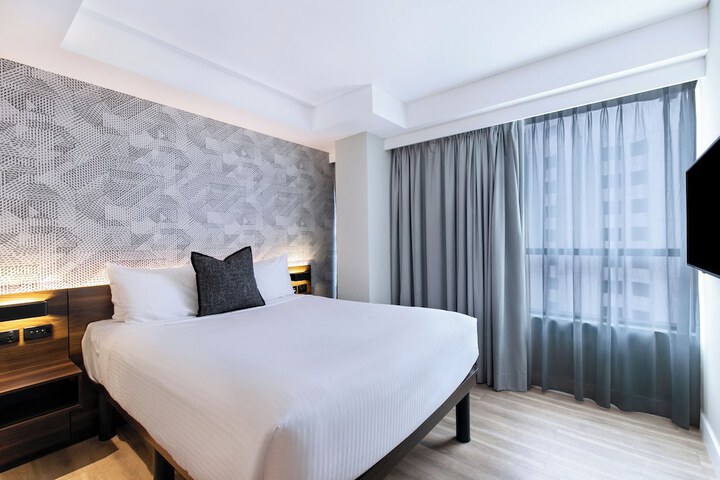 Room 27 of 81
