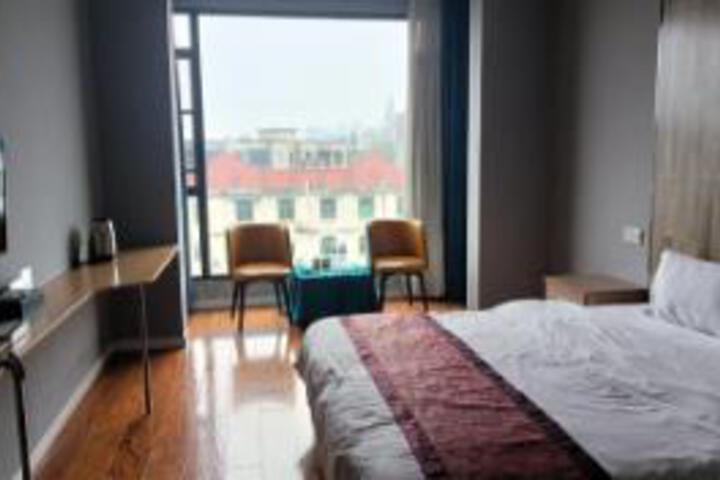 Room 14 of 14