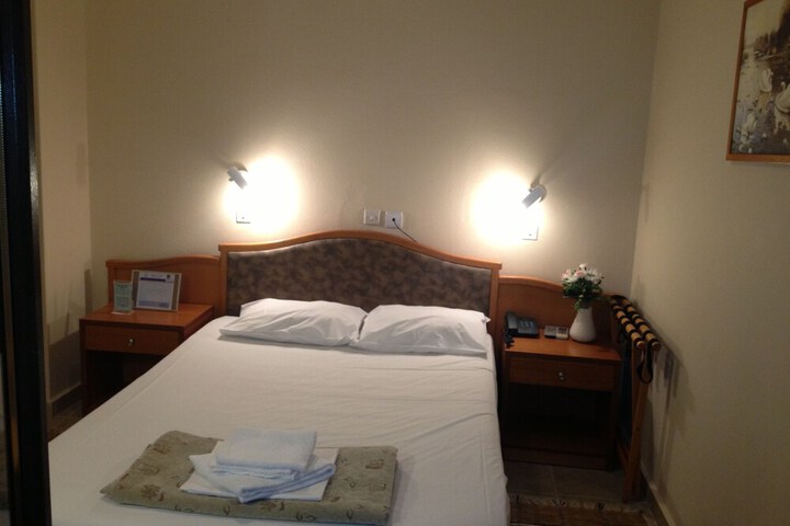 Room 46 of 228