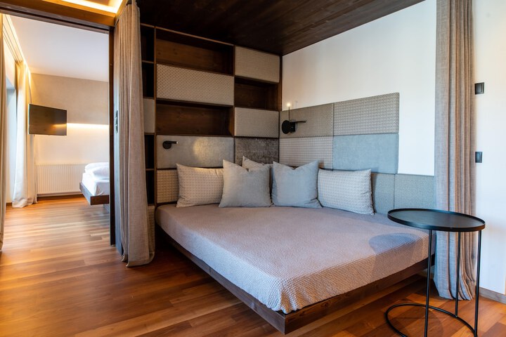 Room 45 of 155