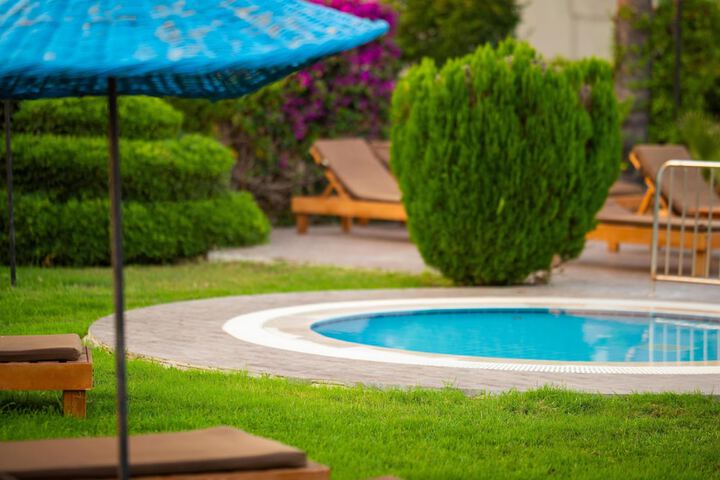 Hotel with Pool