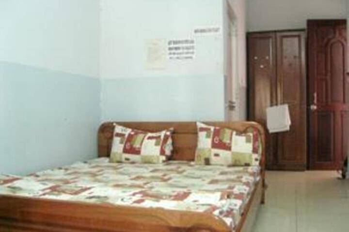 Uy Danh 1 Hotel