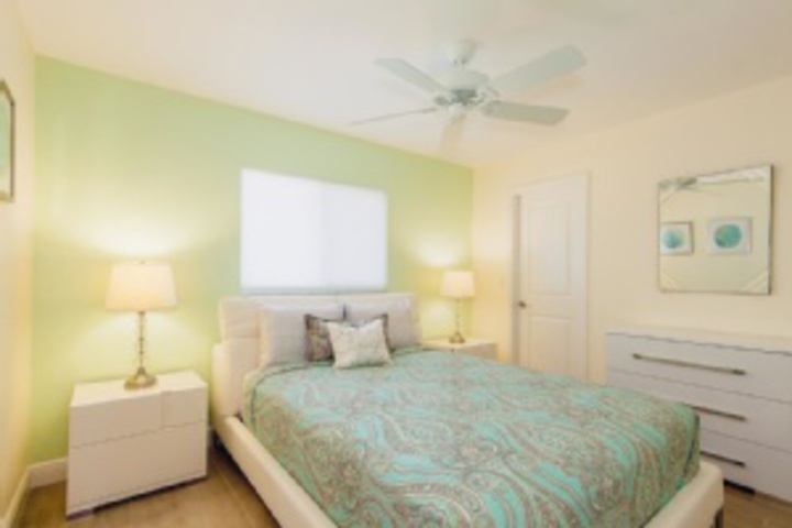 Room 32 of 192