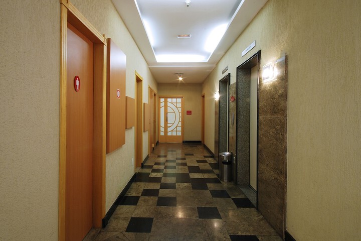Ballroom/Hall 87 of 94
