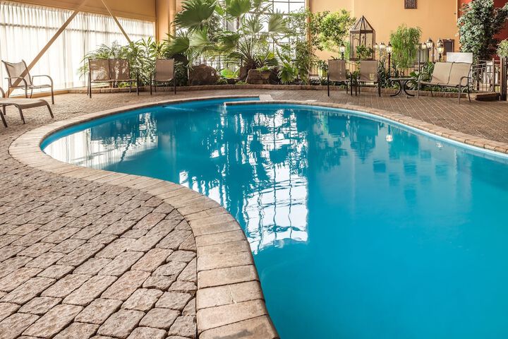 Hotel Pool