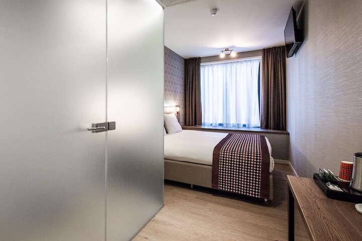 Room 12 of 58