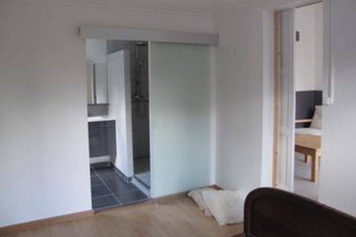 Room 10 of 24