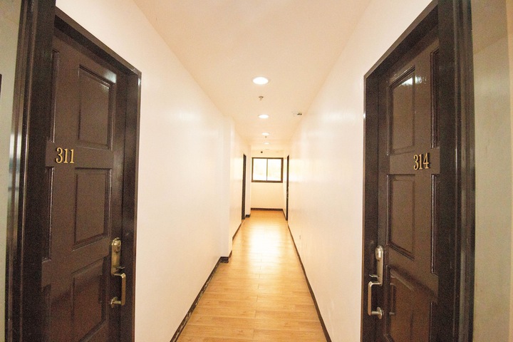 Ballroom/Hall 63 of 80