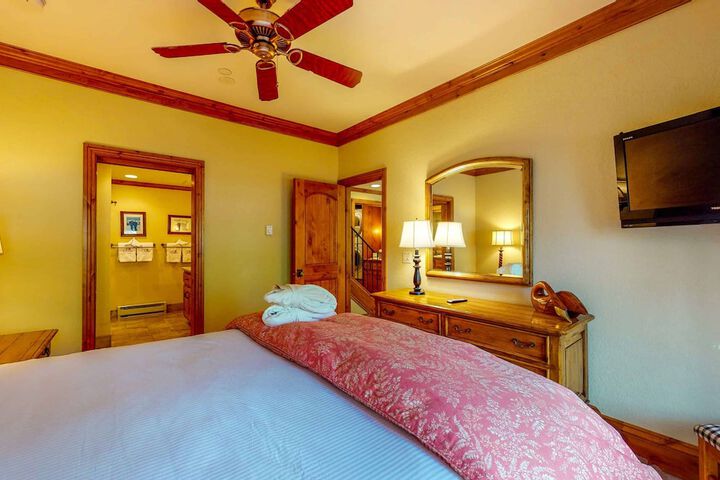 Room 44 of 222