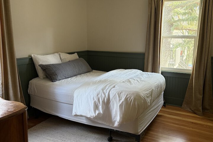Room 25 of 49