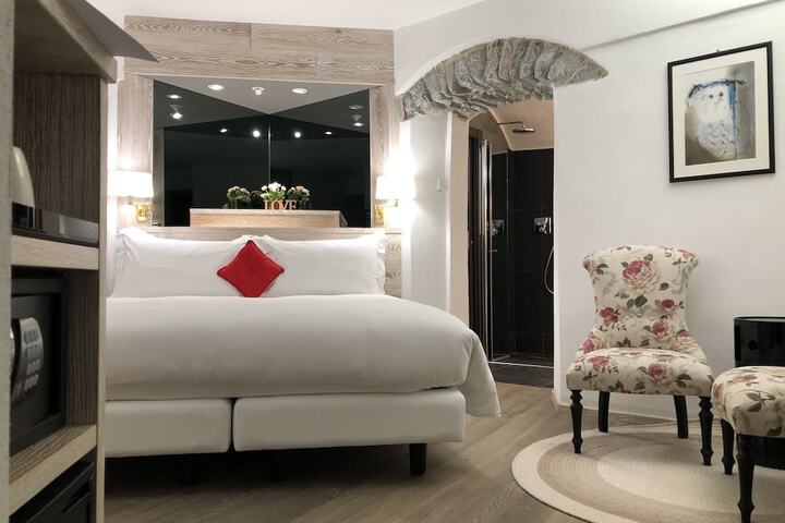 Room 43 of 132