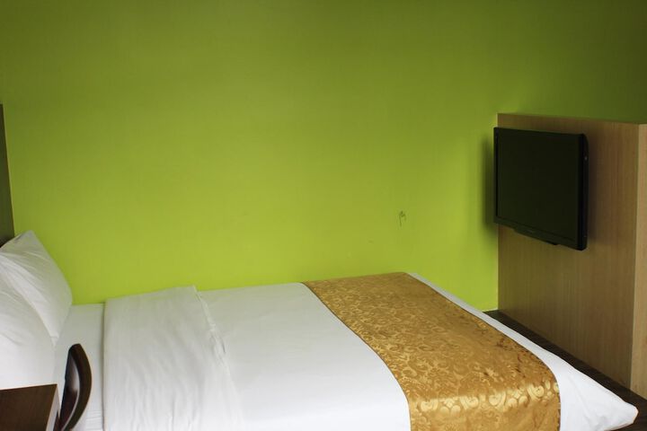 Room 10 of 22