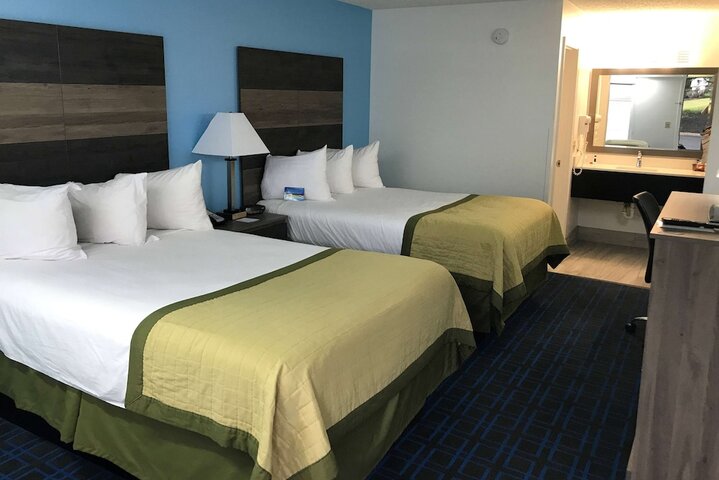 2 Double Beds (3 of 6)
