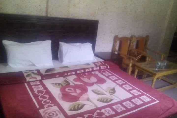 Room 7 of 8