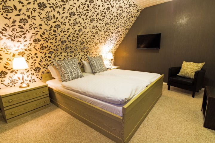 Room 3 of 35
