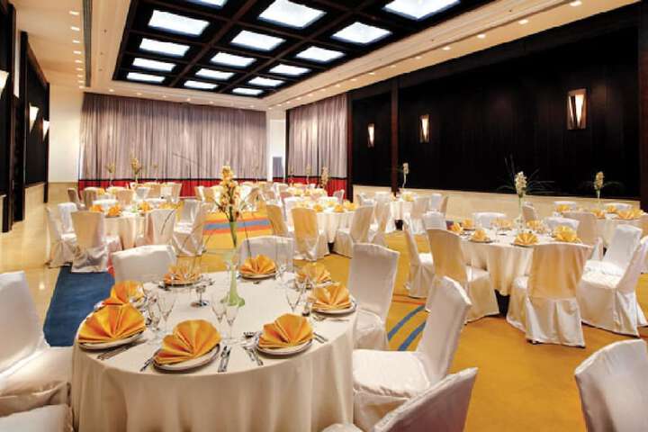 Ballroom/Hall 128 of 166