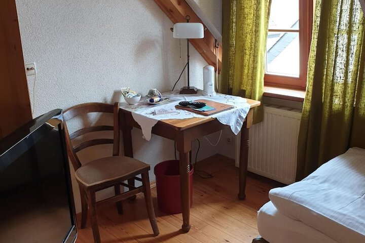 Room 19 of 36