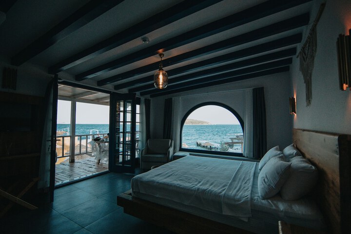 Room 42 of 76