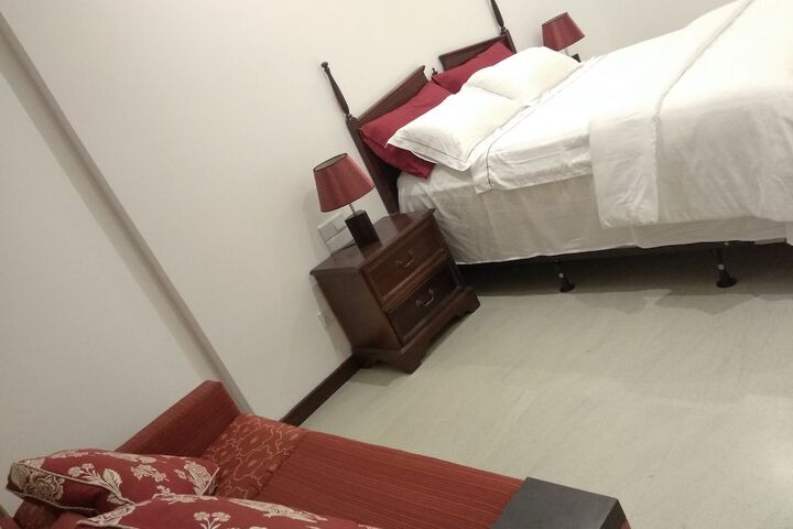 Room 5 of 170