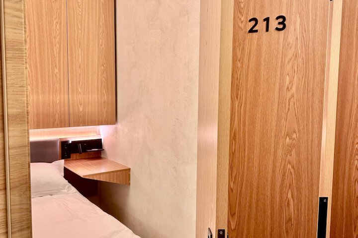 Room 10 of 21