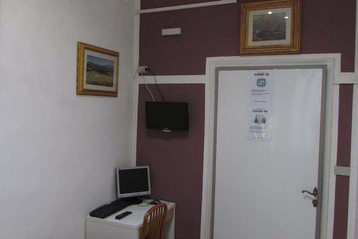 Room 12 of 61