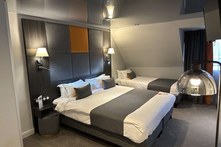 Room 33 of 91