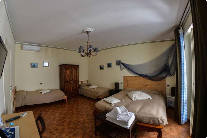Room 21 of 61