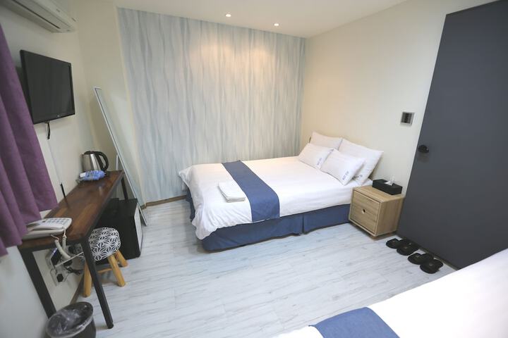 Room 18 of 61