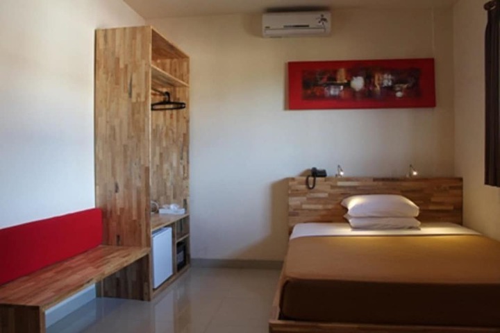 Room 5 of 40
