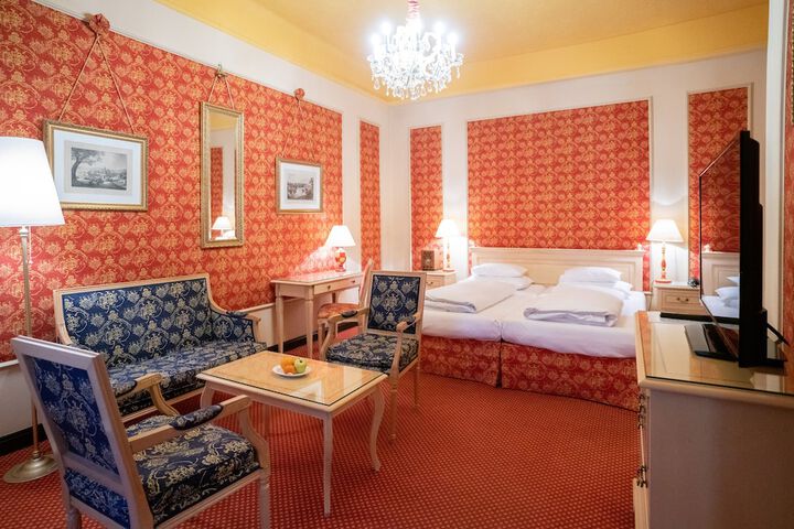 Room 35 of 74