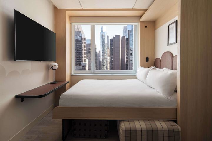 Room 34 of 58
