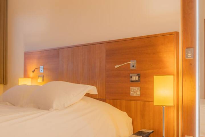 Room 28 of 121