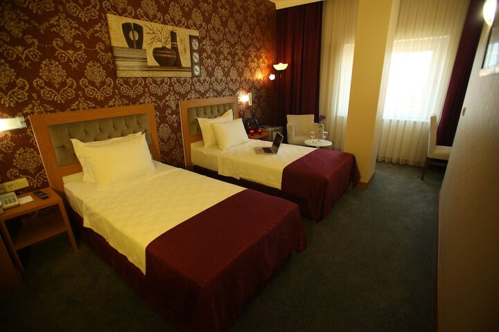 Room 19 of 47
