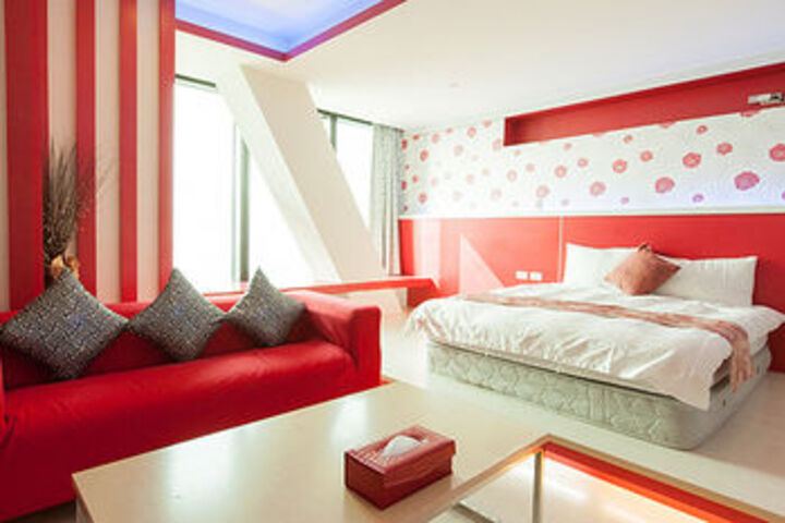 Room 8 of 34