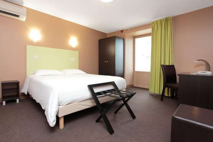 Room 5 of 45