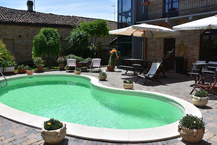 Pool Hotel
