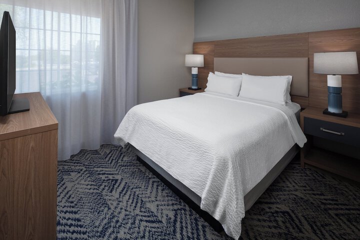 Room 2 of 36