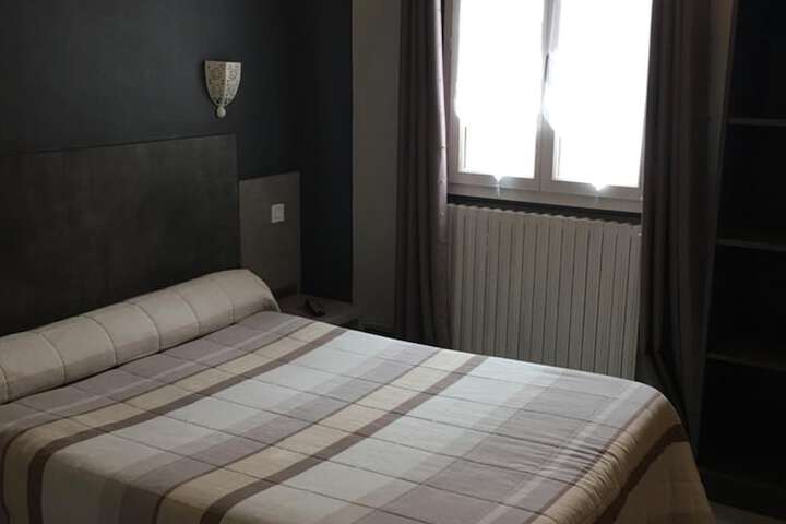 Room 6 of 40