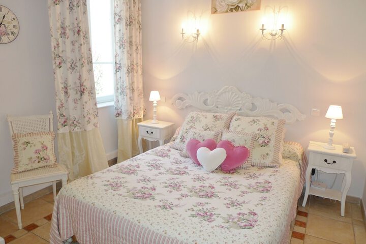 Room 6 of 80