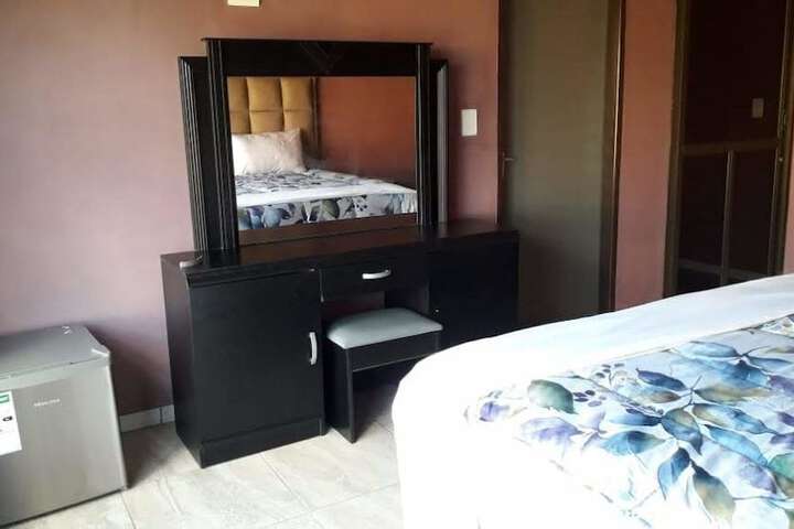 Room 10 of 48
