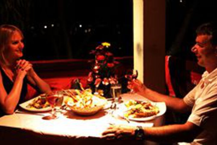 Dining 13 of 15