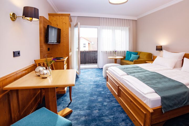 Room 3 of 28