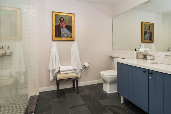 Room 28 of 31