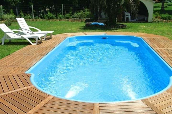 Pool 50 of 100