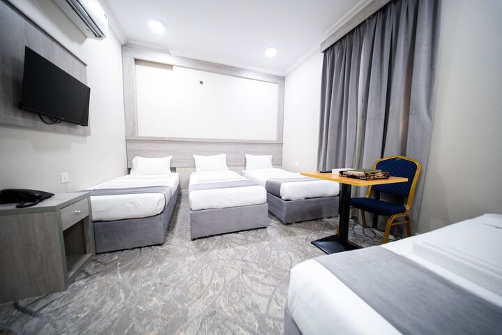 Room 21 of 27