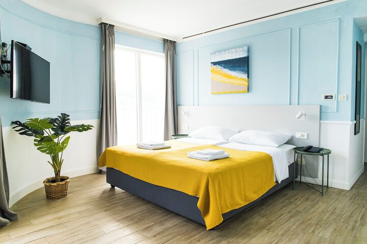 Room 20 of 97